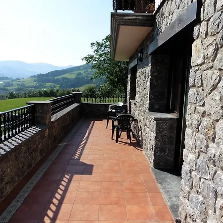 Landhaus Txanpardin *